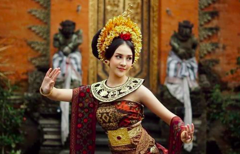 jelaskan akibat yang ditimbulkan dari keberagaman sosial budaya